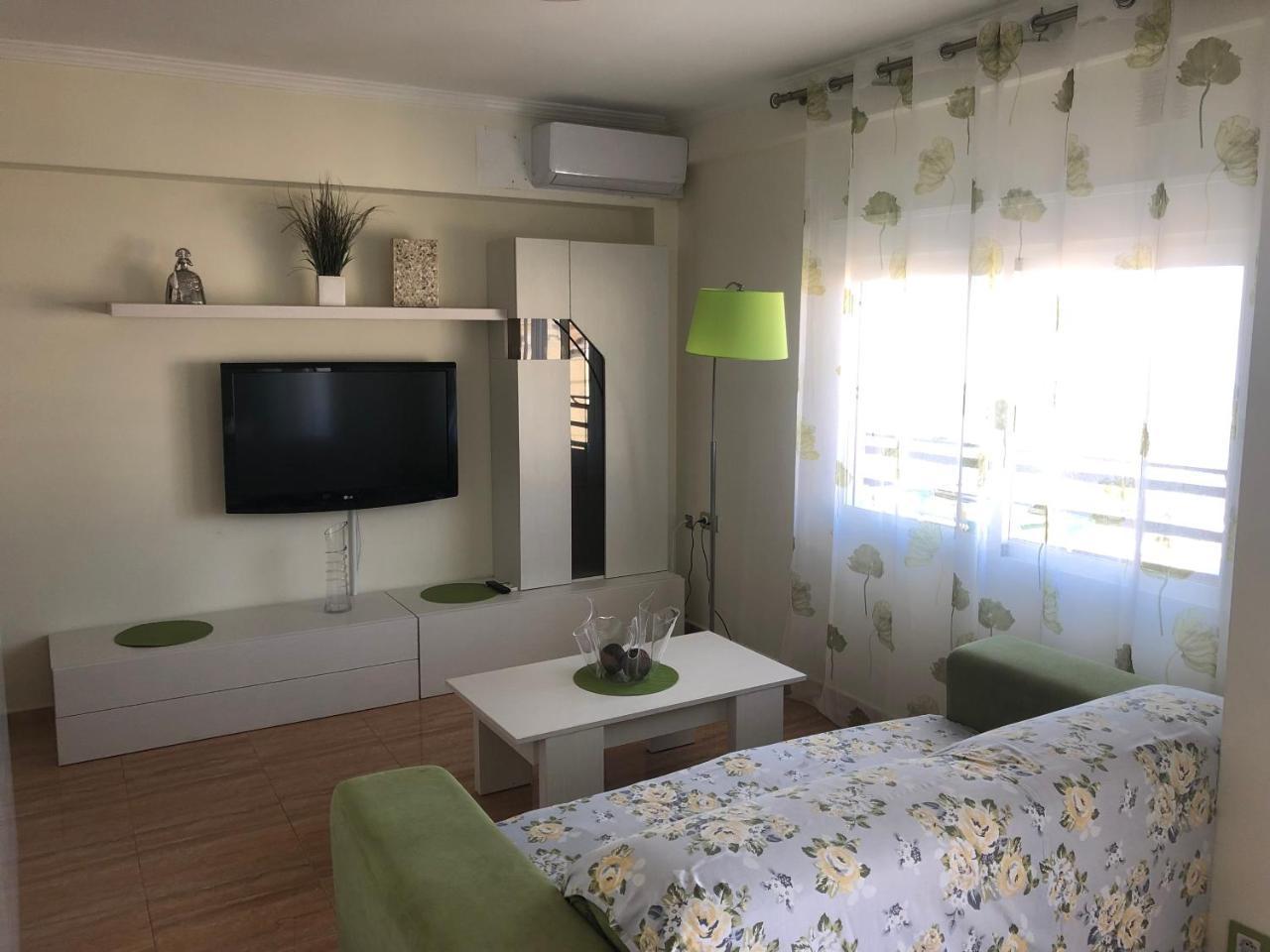 Mediterraneo Apartemen *